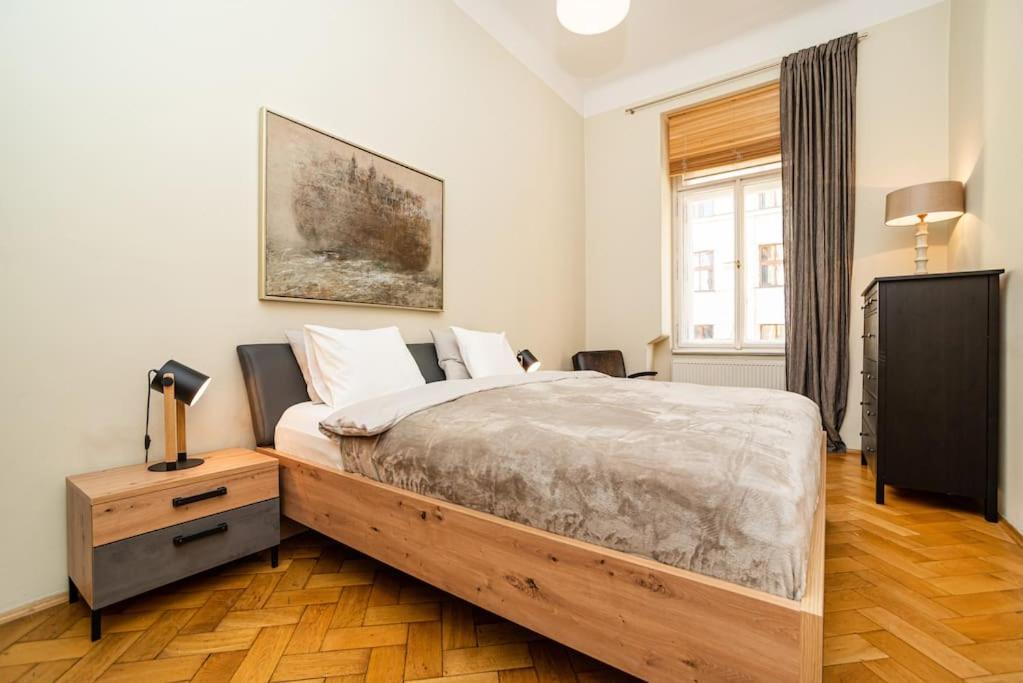 Large And Modern In The Heart Of Daire