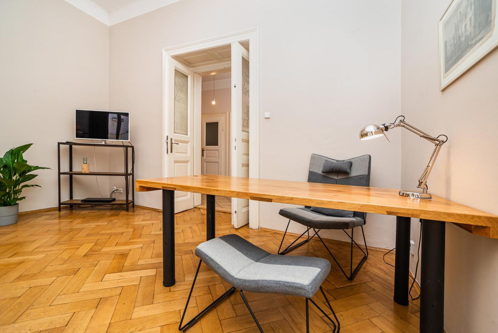 Large And Modern In The Heart Of Lejlighed