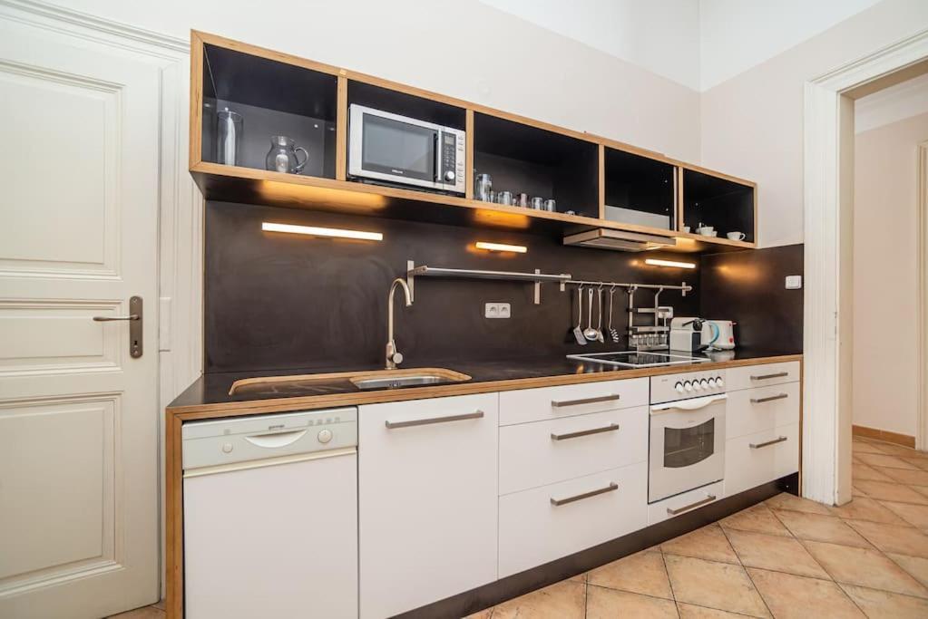 Large And Modern In The Heart Of Lejlighed *