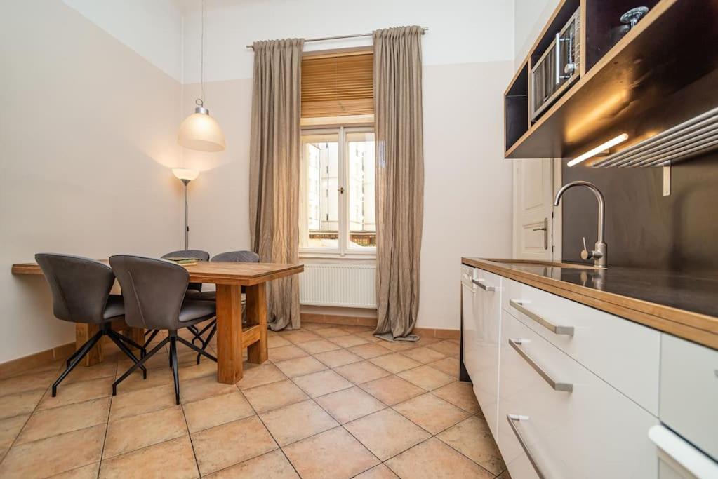 Lejlighed Large And Modern In The Heart Of